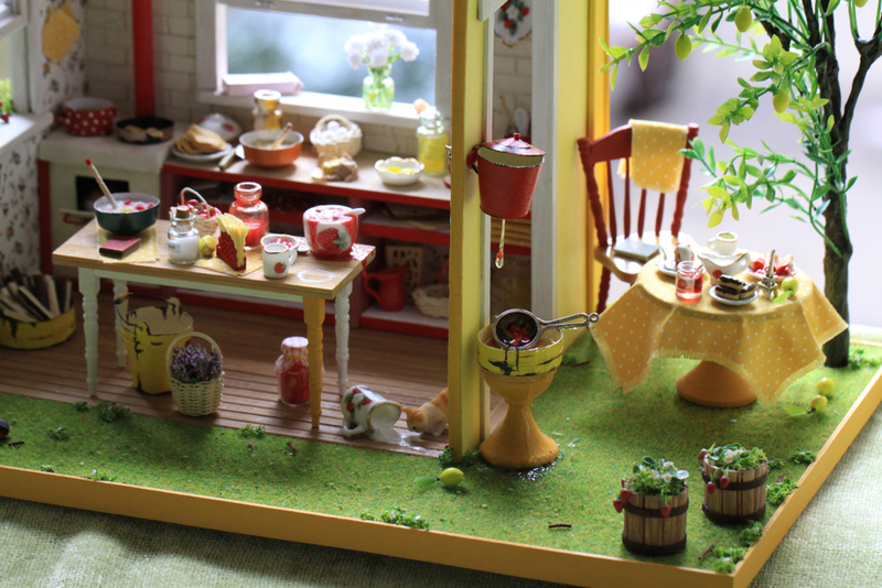 Marvel At This Beautiful Dollhouse Food | Shutterstock