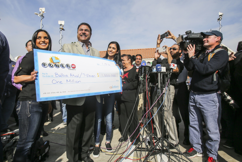 Mae and Marvin Acosta ($327.8M) | Getty Images Photo by Ringo Chiu