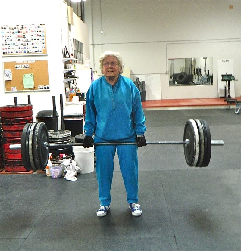 Tough Grandma | Imgur.com/hHZ9t