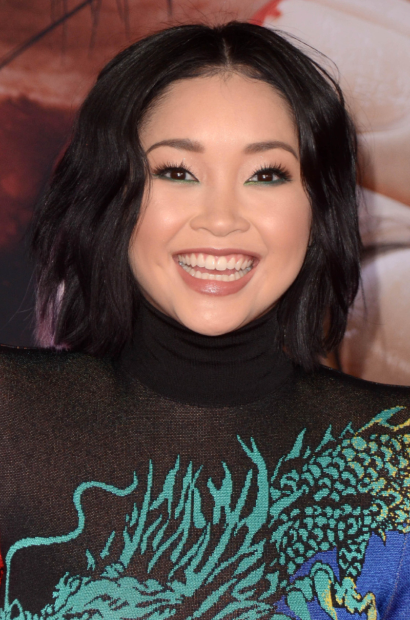 Lana Condor’s Piece-y Bob With A Pop of Color | Alamy Stock Photo