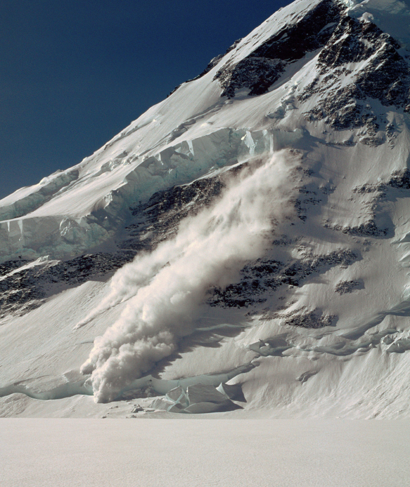 Sunny Weather After Snow Could Signal an Avalanche | Alamy Stock Photo by RGB Ventures / SuperStock / Ed Darack