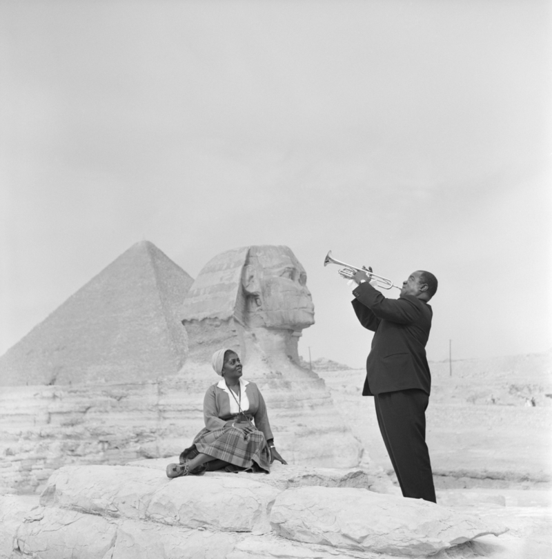 Louis Armstrong Serenades in Giza | Getty Images Photo by Bettmann