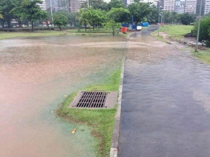 Floodwater Rising | Imgur.com/Yy3e48j