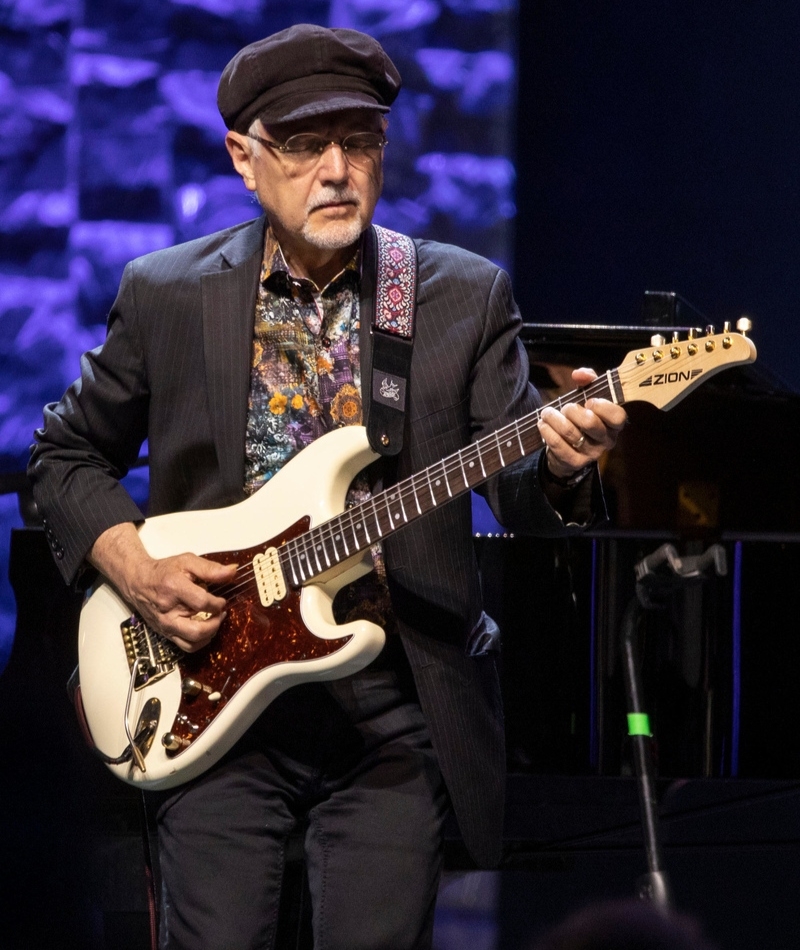 Phil Keaggy | Alamy Stock Photo by Frederick Breedon/AdMedia/Newscom/Alamy Live News/BJ Warnick