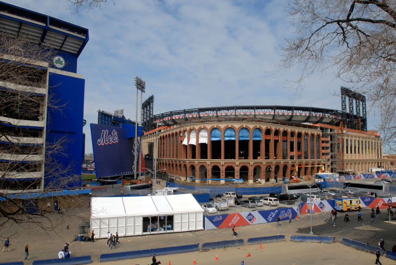 Shea Stadium (Queens, New York, USA) | Alamy Stock Photo by Richard Levine