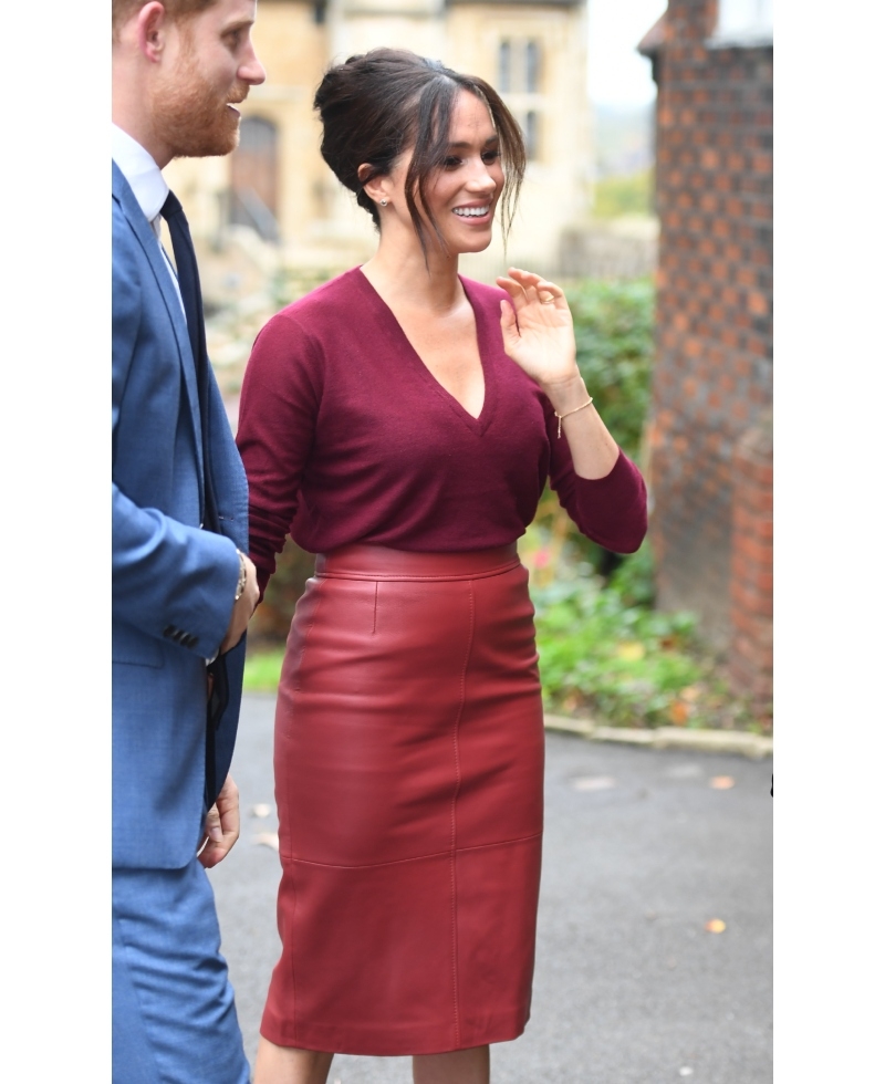 Round Red Table | Getty Images Photo by Jeremy Selwyn/Evening Standard 