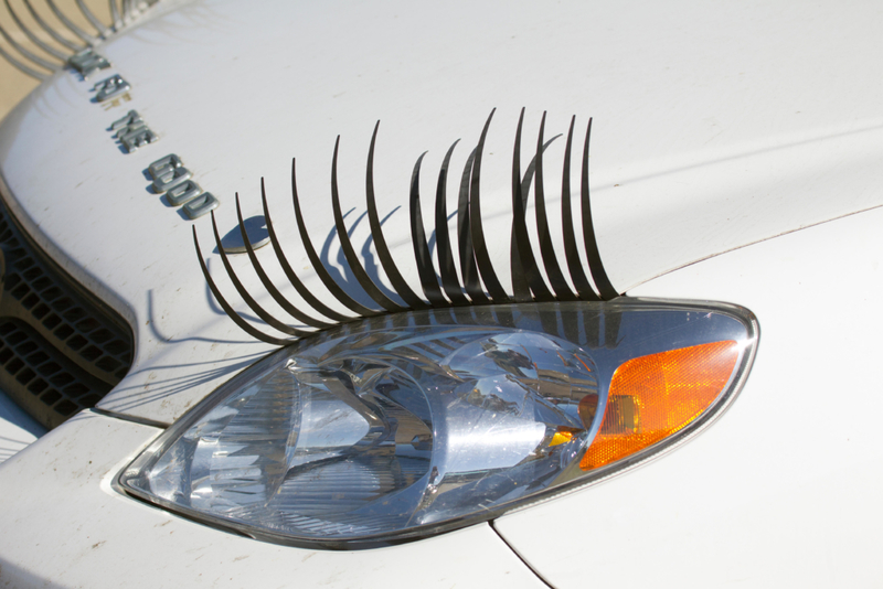 Eyelashes | Alamy Stock Photo by Richard Mittleman