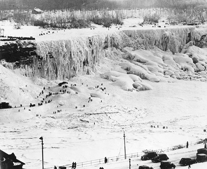 You’ll Never Believe What Researchers Discovered When They Drained the Water from The Niagara Falls | Getty Images Photo by Keystone-France/Gamma-Keystone