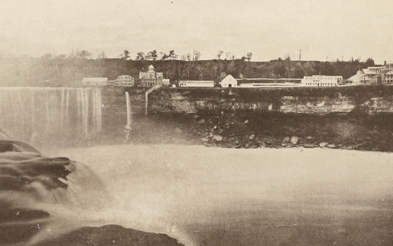 You’ll Never Believe What Researchers Discovered When They Drained the Water from The Niagara Falls | Alamy Stock Photo by Artokoloro/Penta Springs Limited