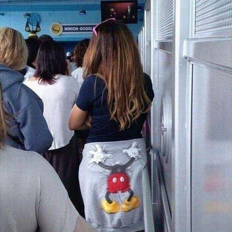 Someone Help Mickey, He’s Stuck! | Imgur.com/zxBahck