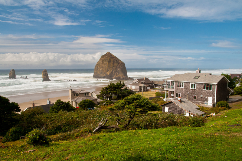 Oregon: Cannon Beach | Alamy Stock Photo by Stefano Politi Markovina