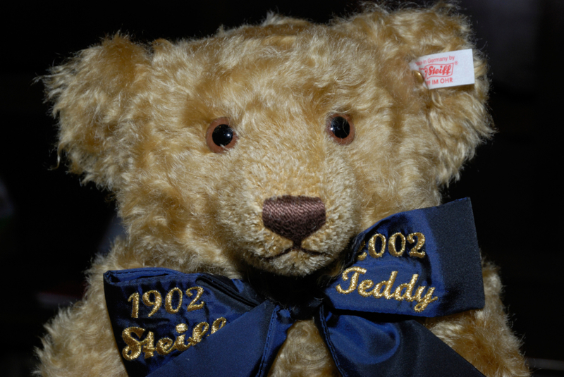 Steiff Teddy Bears | Alamy Stock Photo by John Cairns