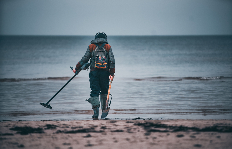 Utilize Metal Detectors | OlegRi/Shutterstock