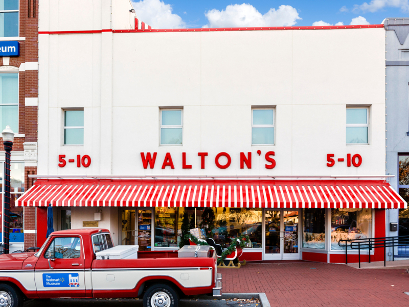 Five-and-Dime Stores | Alamy Stock Photo by Ian Dagnall 