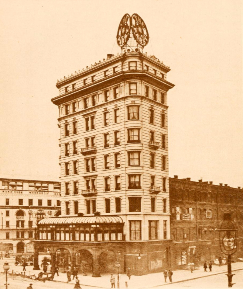 Pabst Hotel, NYC | Alamy Stock Photo by Alpha Stock 