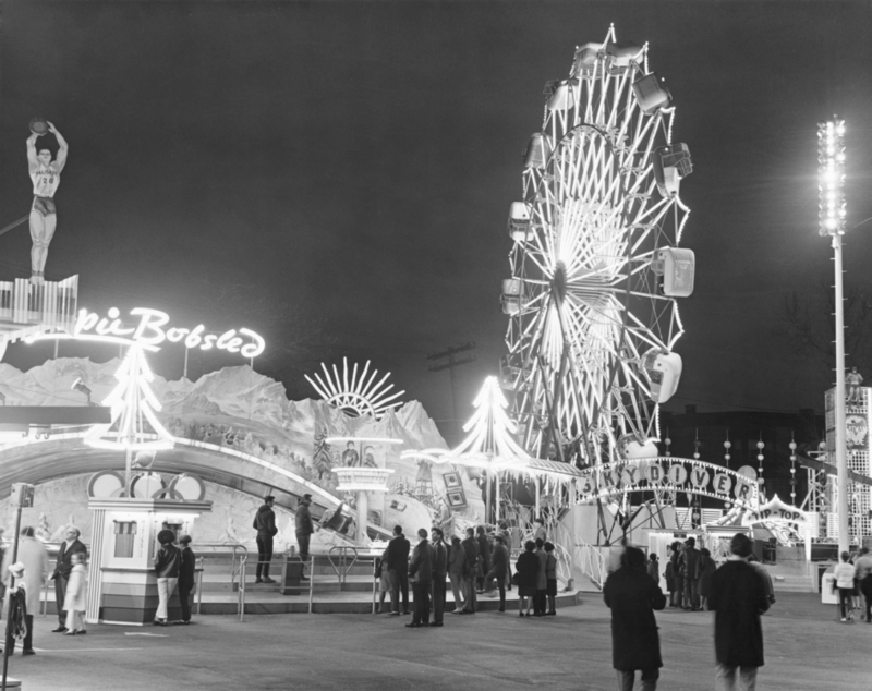 Palisades Amusement Park | Alamy Stock Photo by SuperStock