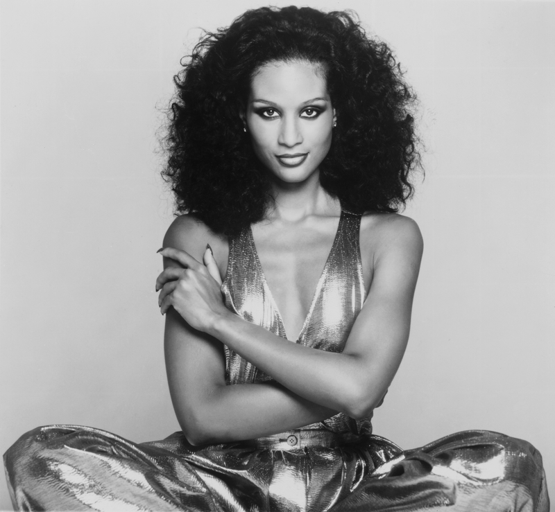 Voluminous Curls – 1975 | Getty Images Photo by Gems