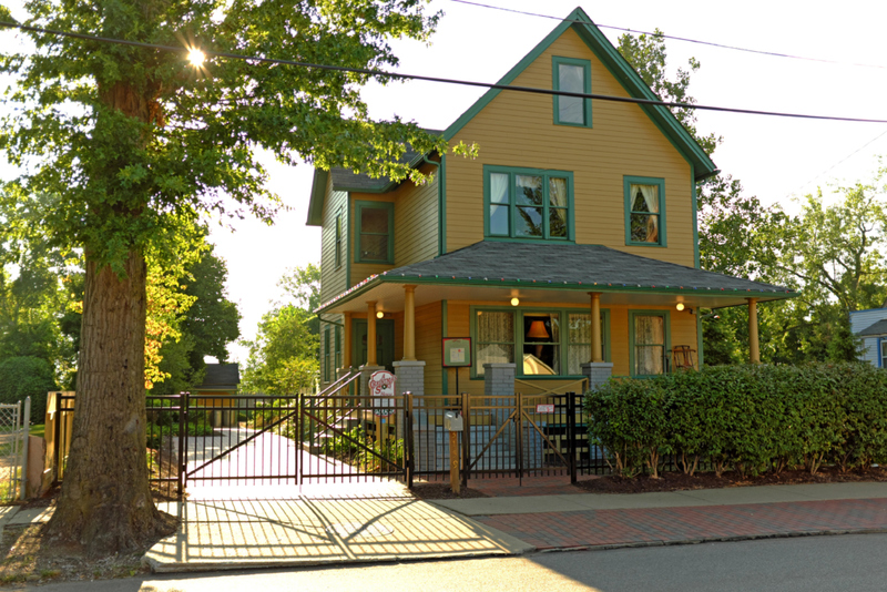 Yup, It's a House | Alamy Stock Photo by Mark Kanning 