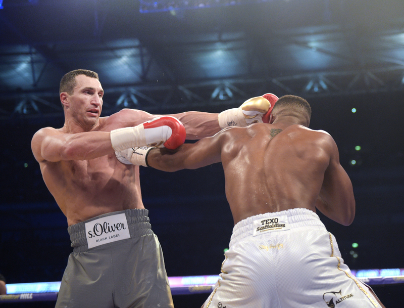 Wladimir Klitschko – 6’6″ , 243 lbs | Getty Images Photo by Axel Heimken/picture alliance