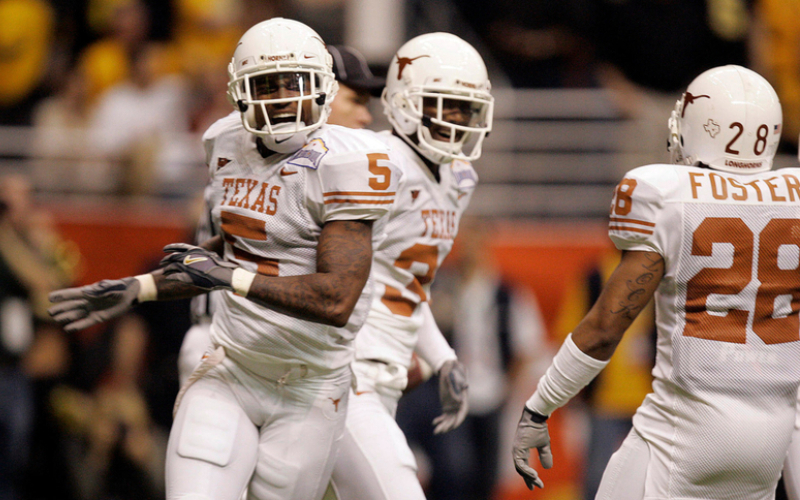 Tarrell Brown – 6’10″, 190 lbs | Alamy Stock Photo by William Luther/San Antonio Express-News/ZUMA Press