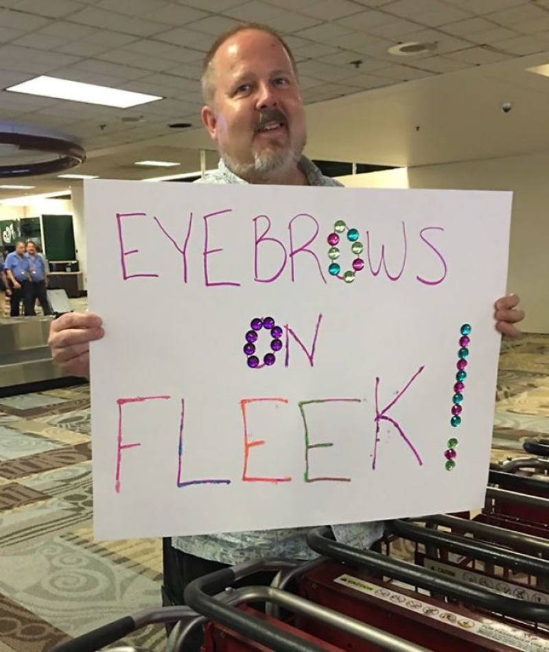 Dad airport. Airport funny sign. Airport Greeting sign.