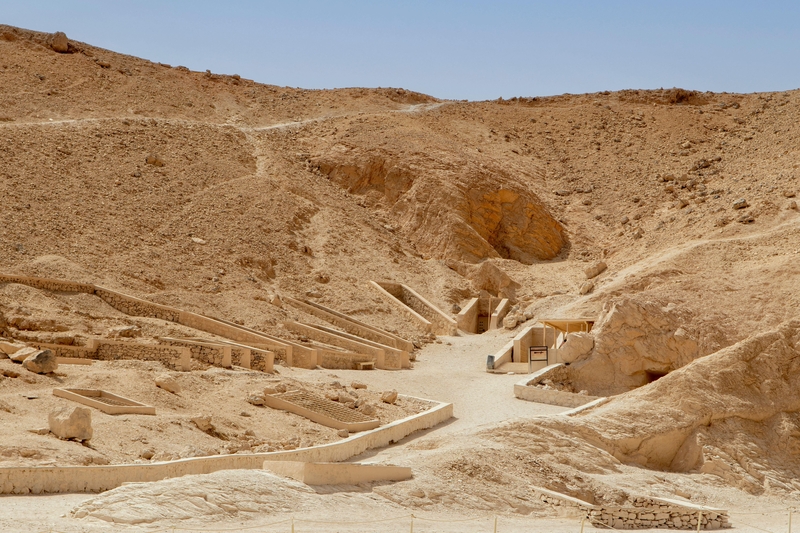 Valley of the Queens | Alamy Stock Photo by Robert Wyatt