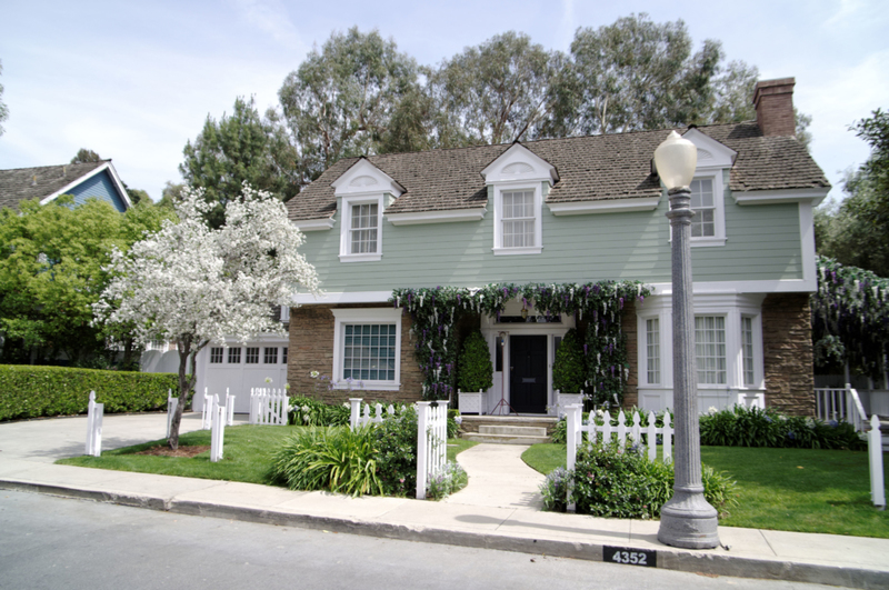 The Pilot Episode Depicted the Cleavers’ First House | Alamy Stock Photo by Harry Studio