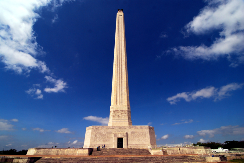 Monumental Monument | Shackleford Photography/Shutterstock