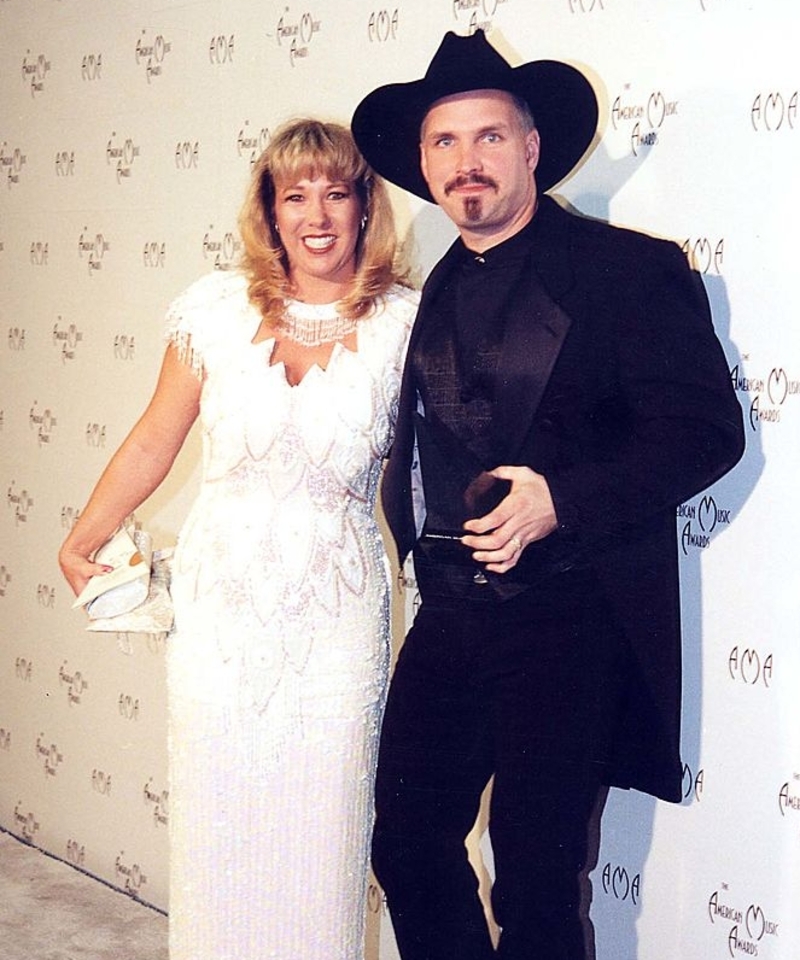 Garth Brooks & Sandy Mahl – $125 Million | Getty Images Photo by Jeff Kravitz/FilmMagic, Inc