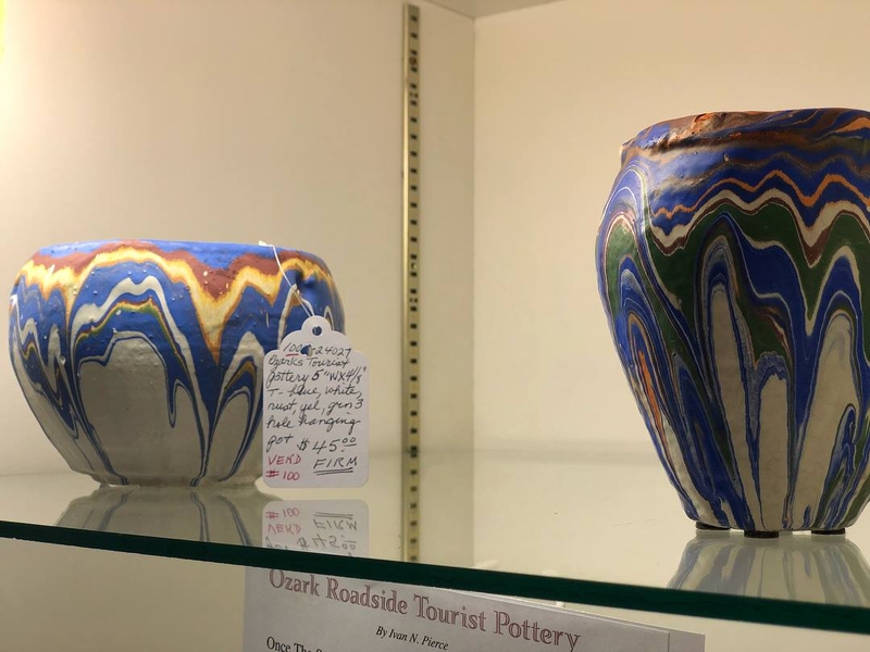 Ozark Tourist Pottery | Facebook/@OzarkAntiquesandCollectibles