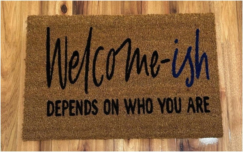 The Doormat That Solves Your Socializing Dilemmas | Instagram/@beautifulteeiam