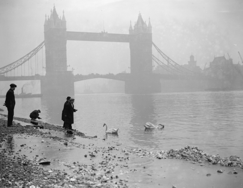 Smoggy Foggy London | Getty Images Photo by Fox Photos