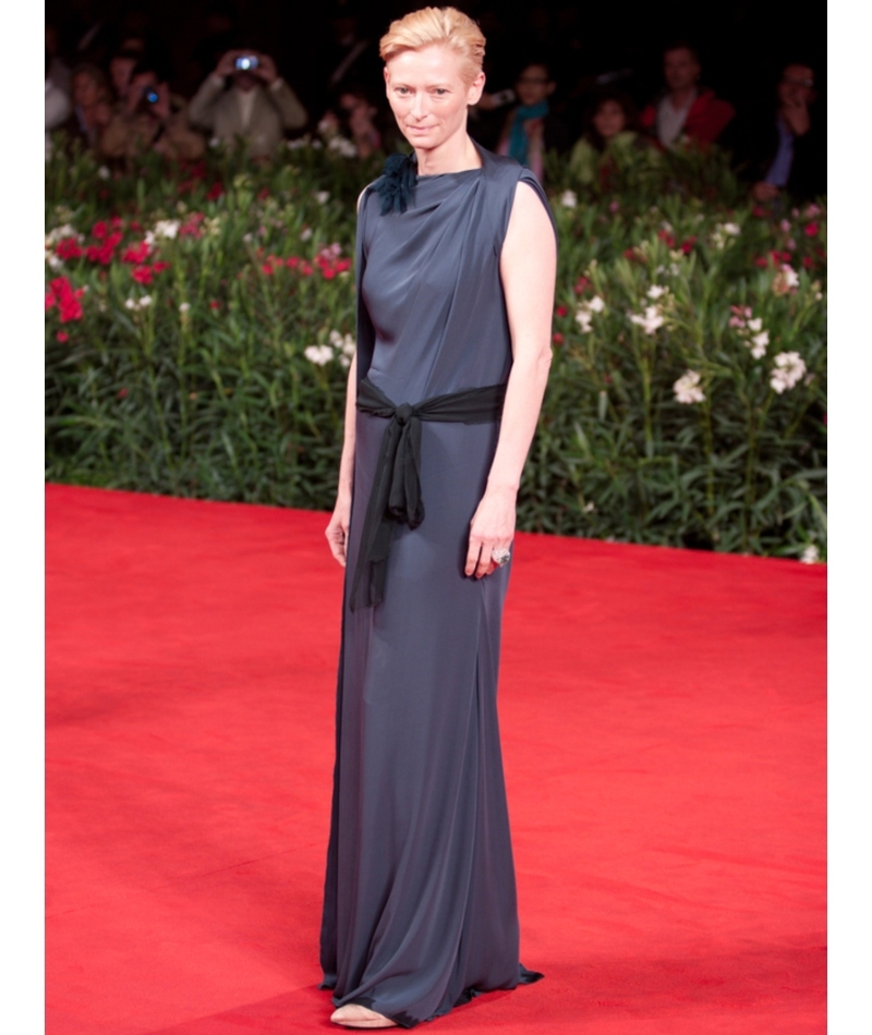 Tilda Swinton - 6'0