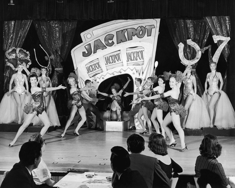 The Showgirls | Getty Images Photo by Hulton Archive