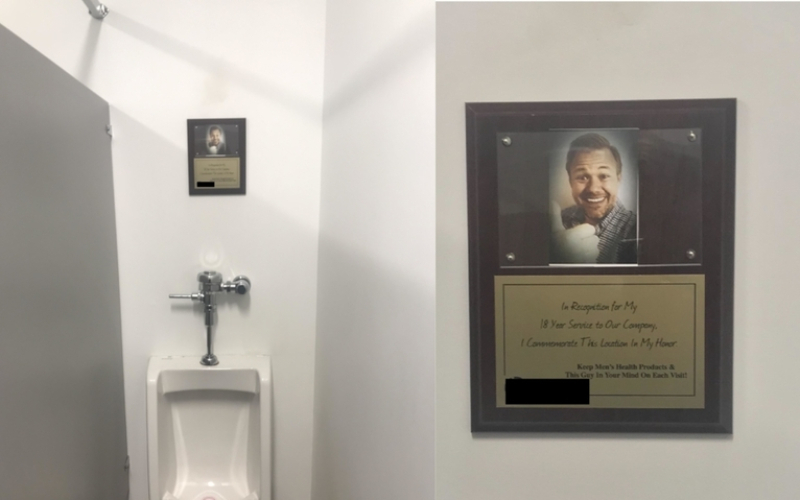 Bathroom Plaque | Reddit.com/FamousTG