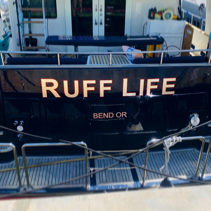 A Way to Relax on the Water | Instagram/@signsofreilly