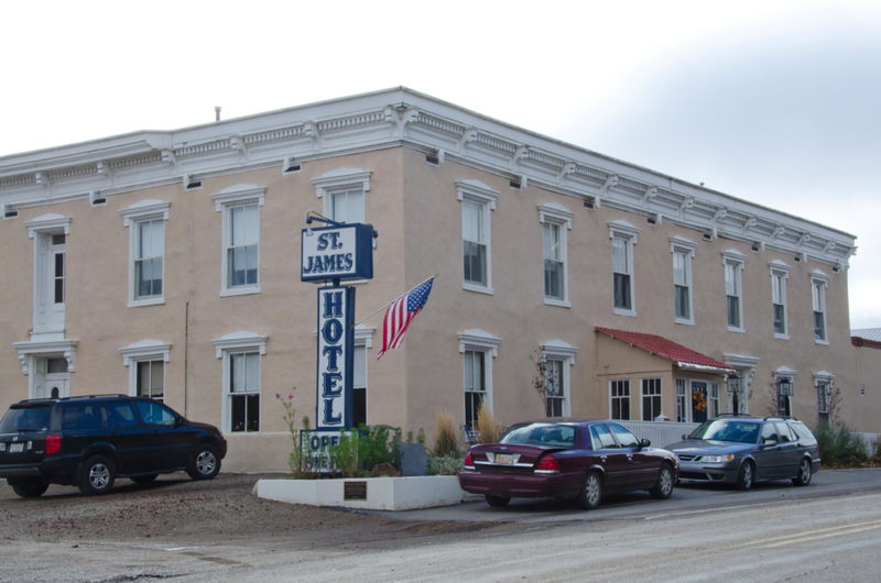 St. James Hotel in Cimarron, New Mexico | Alamy Stock Photo by Shelley Dennis