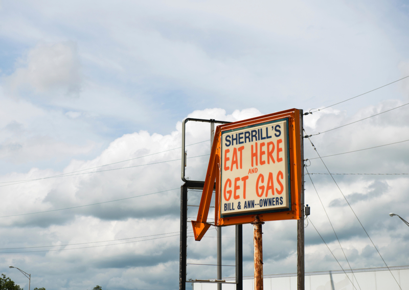 Now That's an Advertisement | Alamy Stock Photo by Bradley Sauter