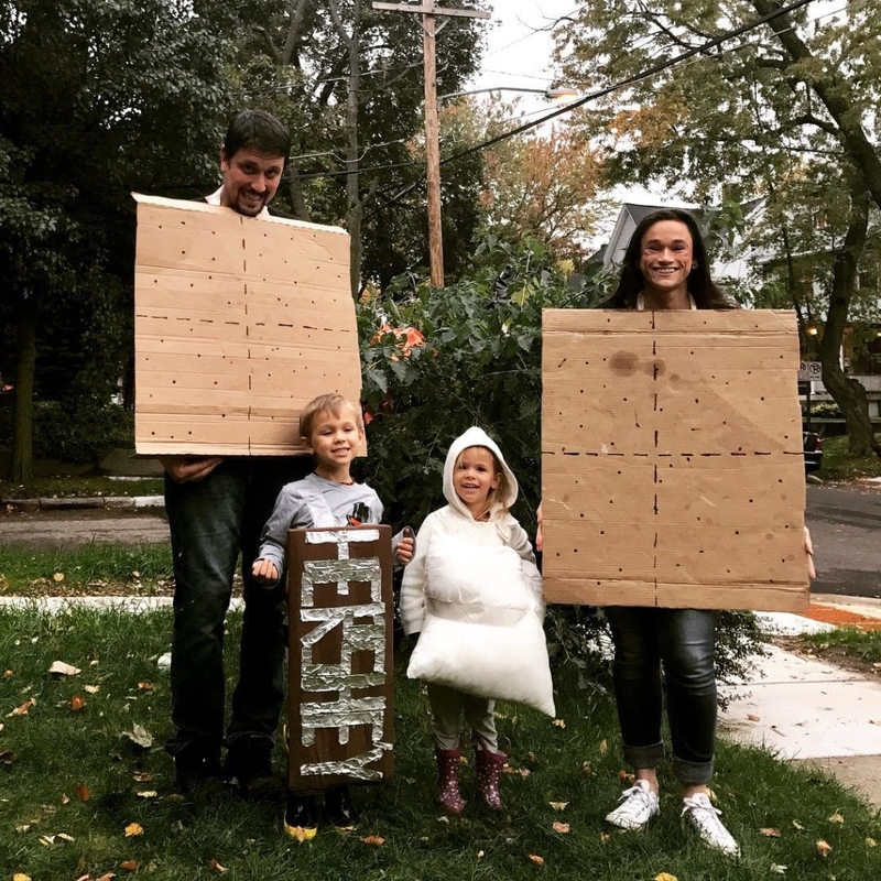 Halloween As a Family | Instagram/@lularoeamandadanley