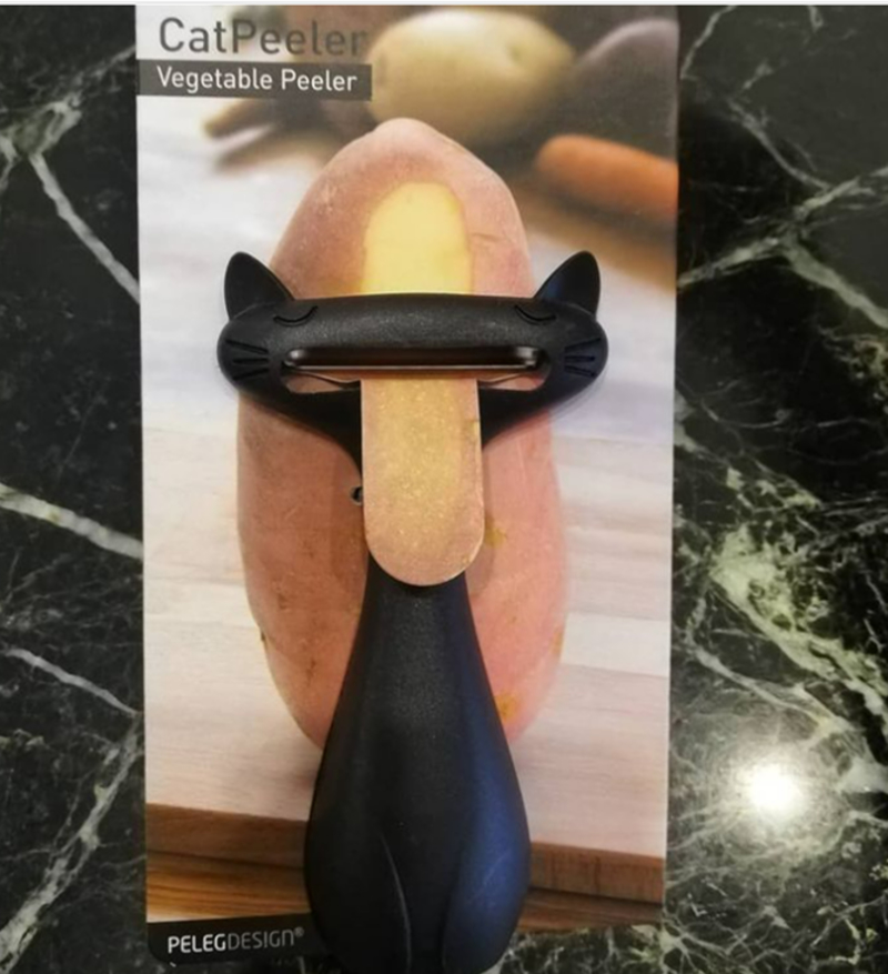 Cat Vegetable Peeler by Pelegdesign ($12) | Instagram.com/@simplyd.namur