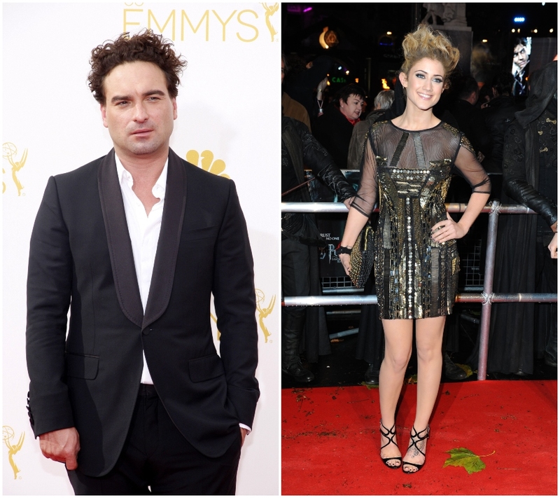 Johnny Galecki y Katie Waissel | Alamy Stock Photo