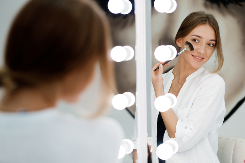 Unique Mirror Lighting | Shutterstock