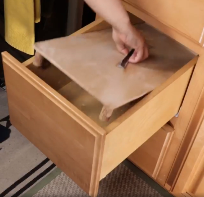 Create a False Bottom in a Drawer | Facebook/@buzzfeednifty