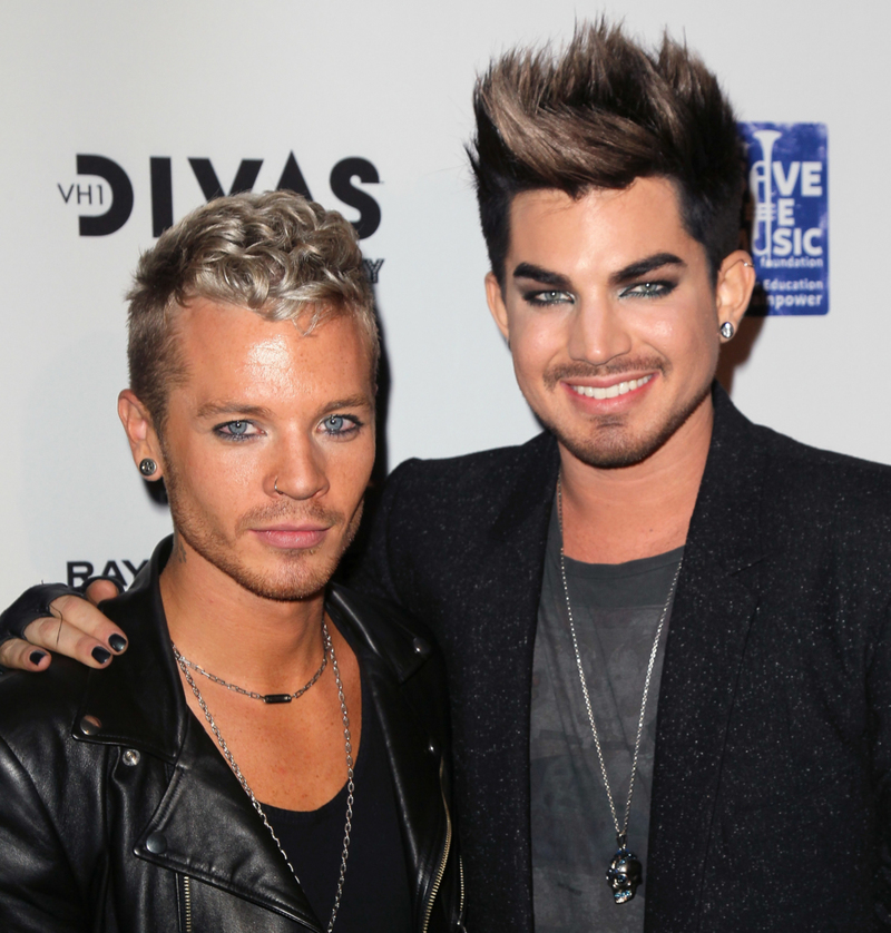 Sauli Koskinen y Adam Lambert | Getty Images Photo by David Livingston