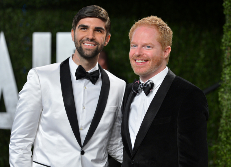 Justin Mikita y Jesse Tyler Ferguson | Getty Images Photo by Alberto E. Rodriguez/ WireImage