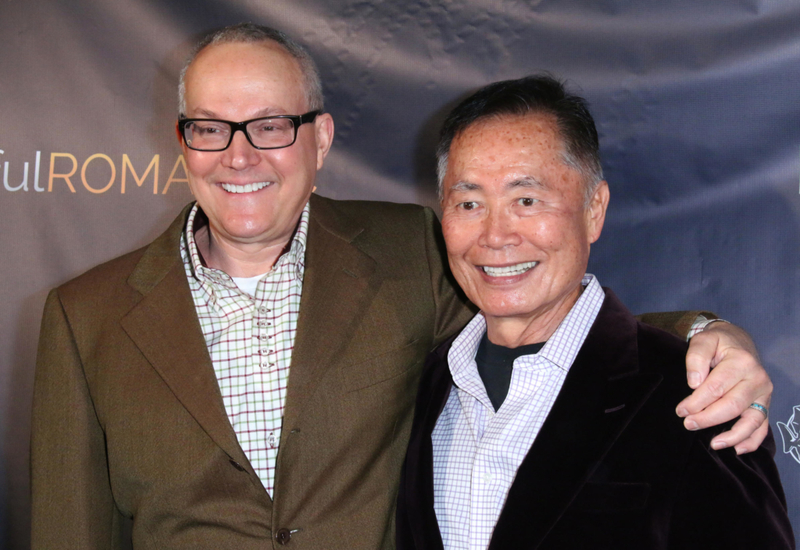 Brad Altman y George Takei | Alamy Stock Photo by WENN Rights Ltd 