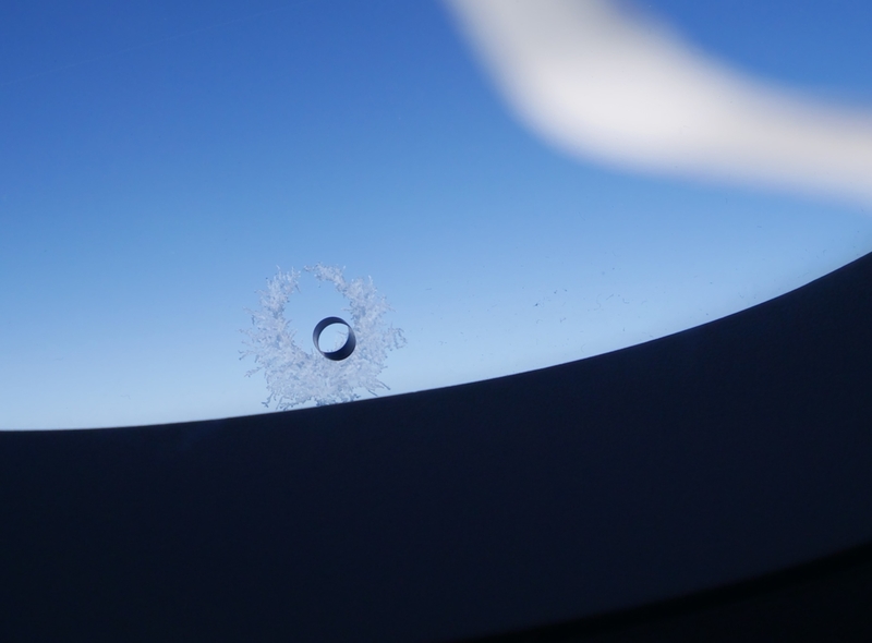 Agujeros en las ventanas de los aviones | Shutterstock