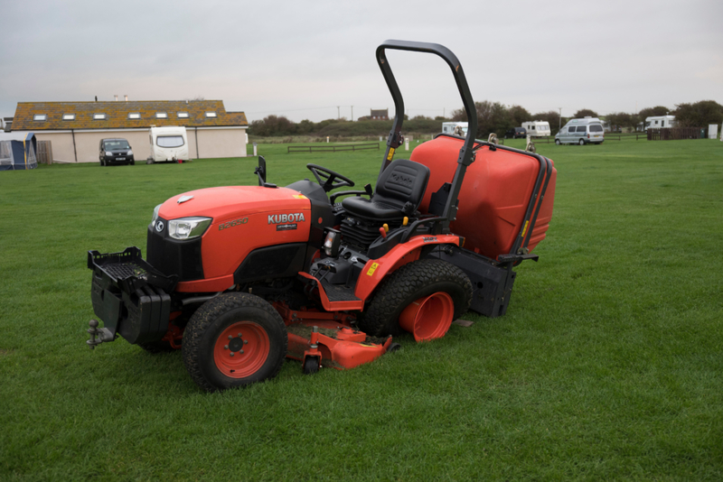 Even Tractors Can Get Tired | Alamy Stock Photo by STEPHEN FLEMING