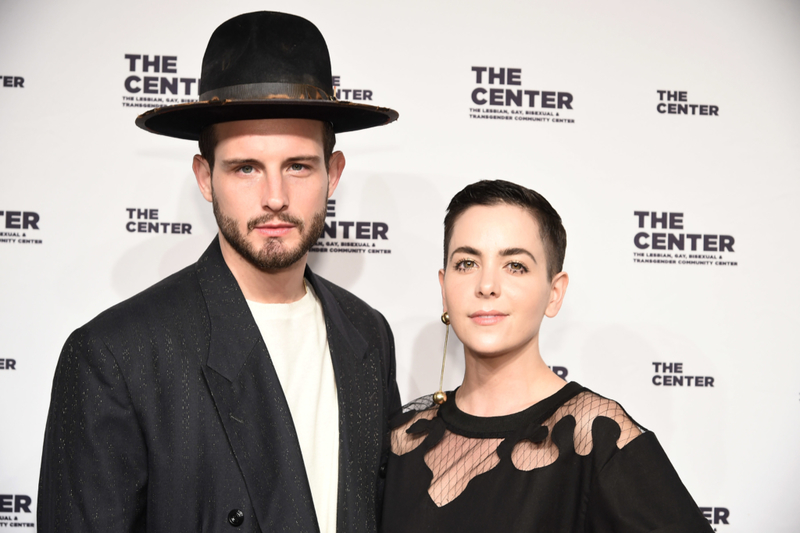 Bethany Meyers y Nico Tortorella | Getty Images Photo by Steven Ferdman/Patrick McMullan 