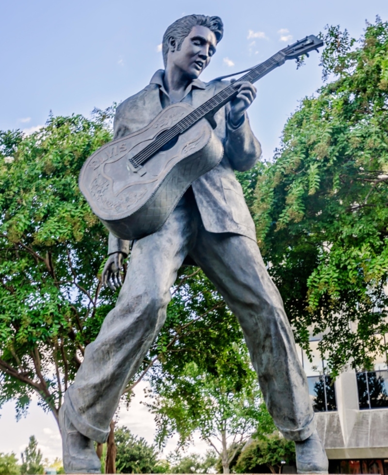 King David Vs King Elvis | Alamy Stock Photo